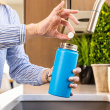 Cargar imagen en el visor de la galería, Bottle Bright - pastillas para limpiar botellas, bolsas de hidratacion, etc. Amigable con el medio ambiente